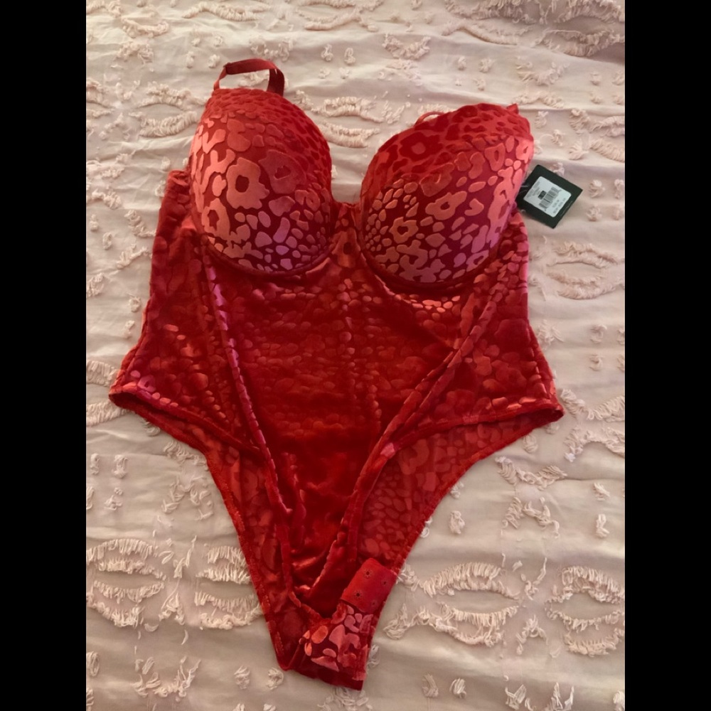 NEVER WORN Red Velvet Teddy 2X w/ underwire bra fir that support & lift
